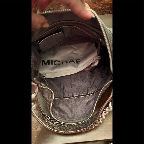 Michael Kors Pewter shoulder bag - Picture 2 of 6